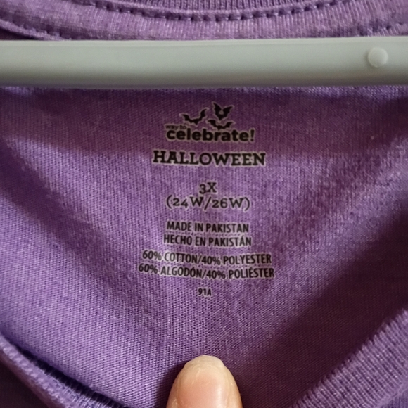 🆓 Free W/Purchase Purple Witch & Moon Graphic Tee with Gold Accent 3X - Picture 4 of 6